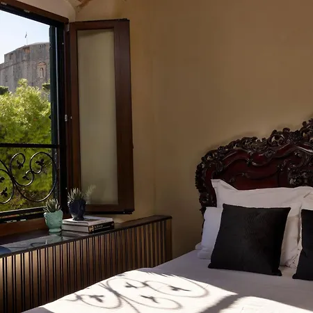 Pervicacia Lux Appartement *