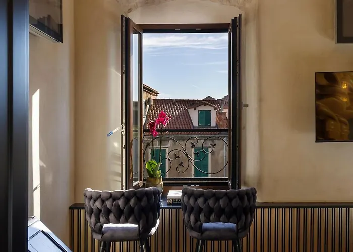 Pervicacia Lux Appartement *