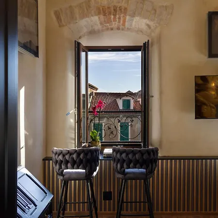 Pervicacia Lux Apartament *